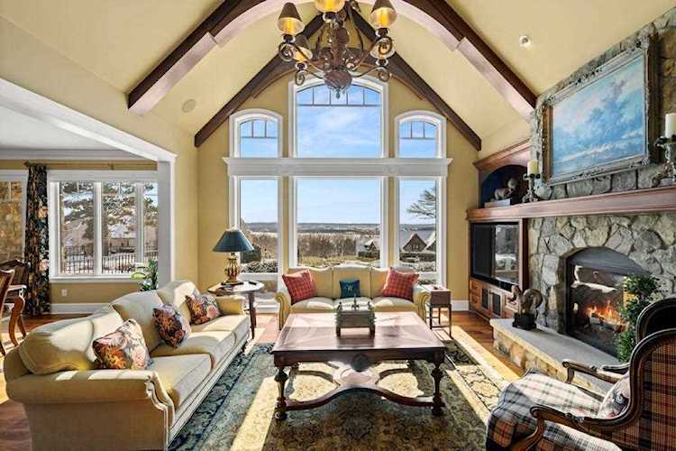 10643 Cavallo Ridge Eden Prairie, MN 55347