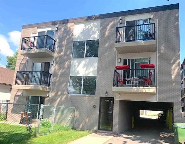 622 2 Ave NE Calgary, AB T2E 0E8