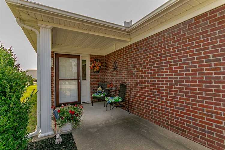 5007 CHASE DR Evansville, IN 47725