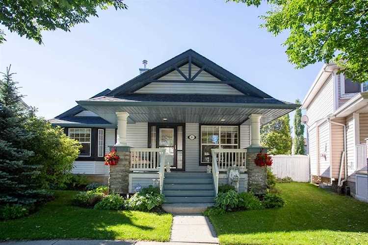 205 Inverness Park SE Calgary, AB T2Z 3K6