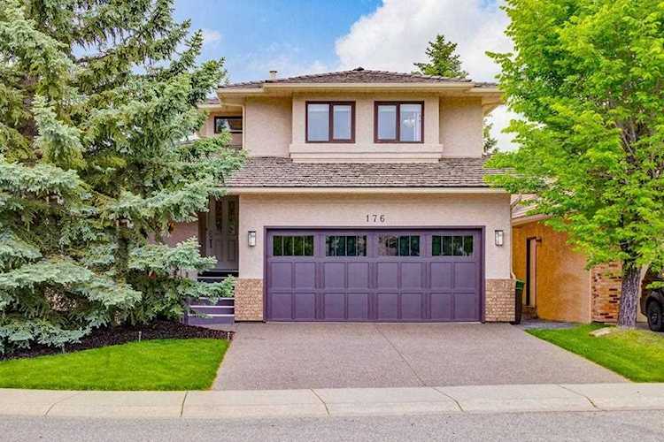 176 Signal Ridge Link SW Calgary, AB T3H 2J9