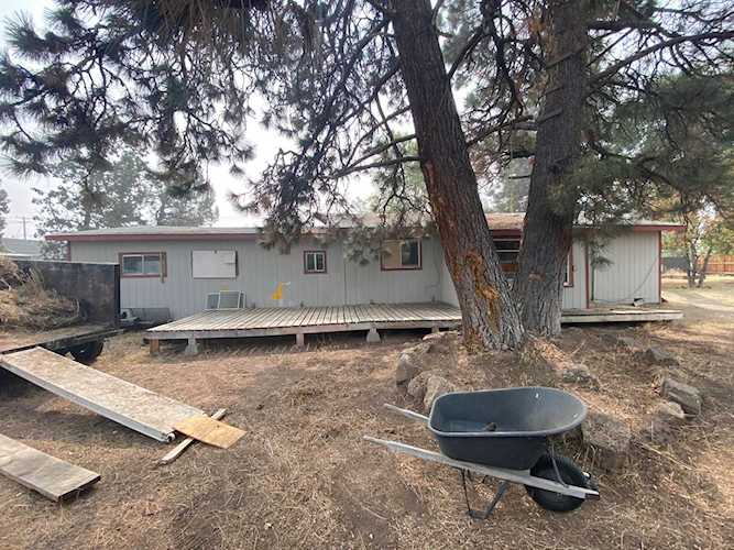 2050 SW 21st St Redmond, OR 97756