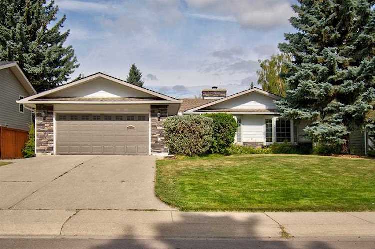 10731 Willowfern Dr SE Calgary, AB T2J 1R3