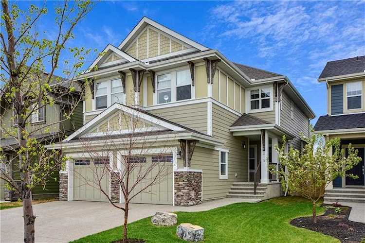 219 Auburn Bay Ave SE Calgary, AB T3M 2E8