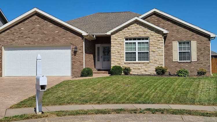 2405 Ellington Ridge Court Evansville, IN 47711