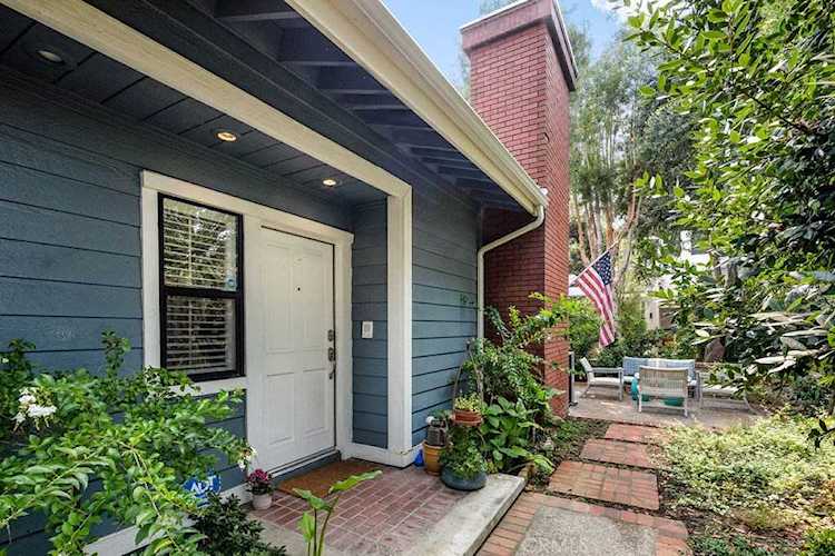 11 Marin Court Manhattan Beach, CA 90266