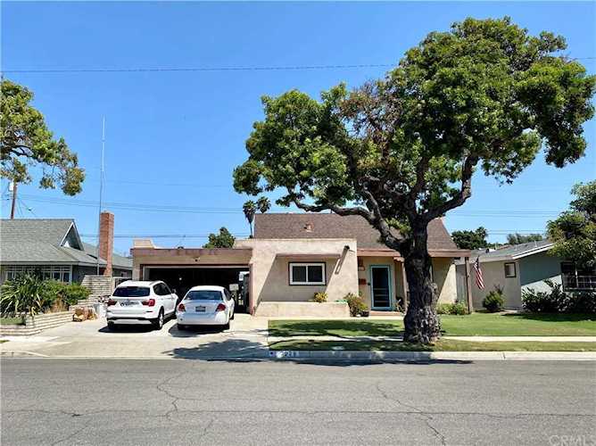 3028 Cleveland Avenue Costa Mesa, CA 92626