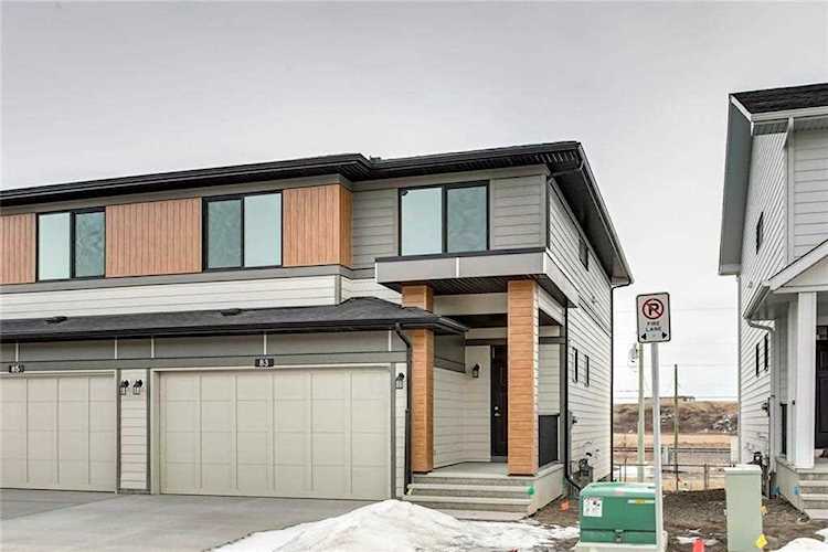 83 Harvest Grove Common NE Calgary, AB T3K 4T6