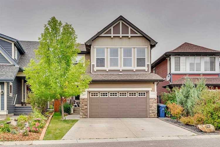 122 Autumn Close SE Calgary, AB T3M 0K2