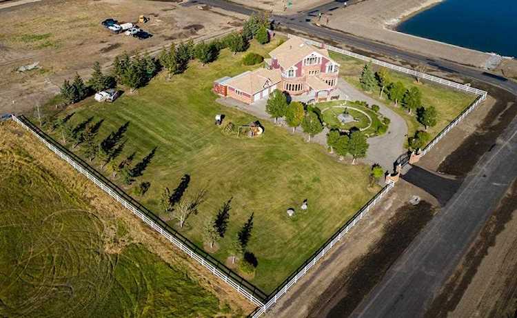 1 Keaton Estate Blvd Rural Rocky View County, AB T2P 2G7