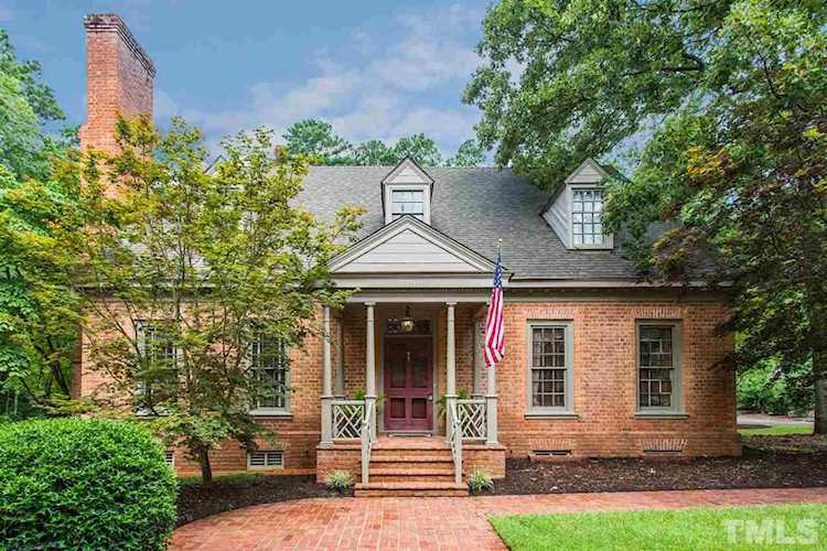 1206 Baker Street Smithfield, NC 27577