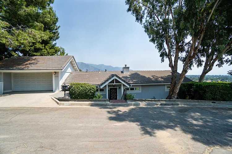 1820 Devon Road Pasadena, CA 91103