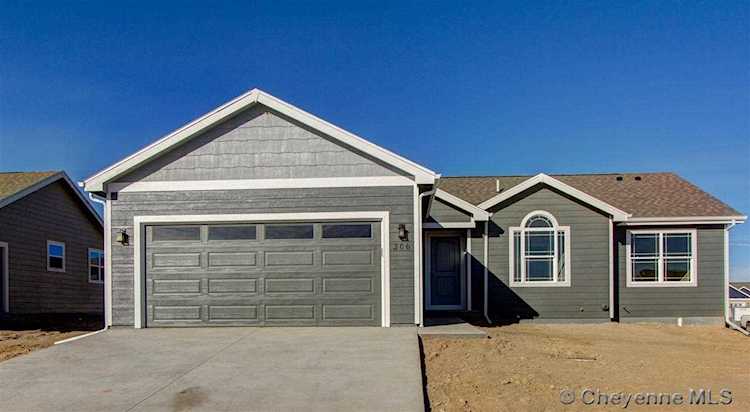 2128 Goodnight Trl Cheyenne, WY 82001