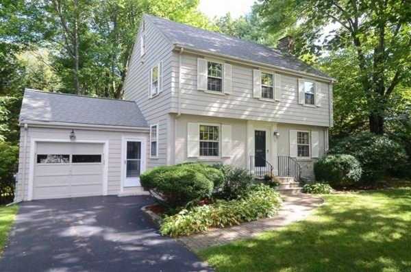 17 Roberts Rd Wellesley, MA 02481