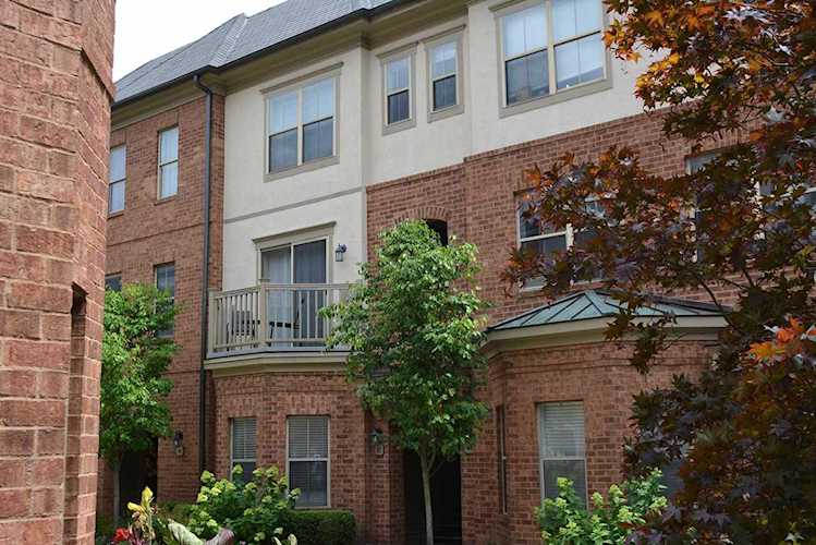 27 Victorian Gate Way Columbus, OH 43215