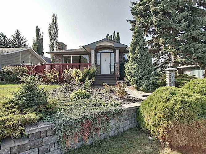 10916 56 Street Edmonton, AB T6A 2J6