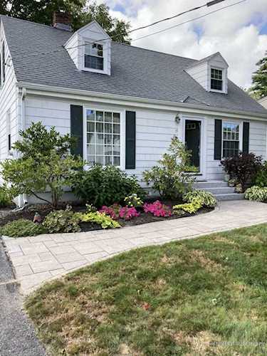 14 Just A Mere Rd Falmouth, ME 04105