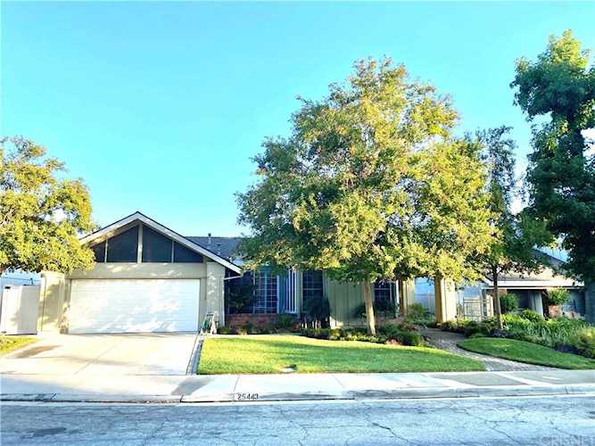 25443 Via Adorna Valencia, CA 91355