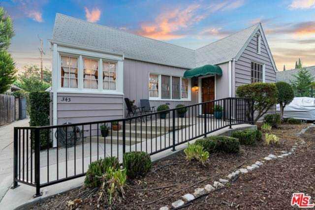 343 N Bronson Avenue Los Angeles, CA 90004