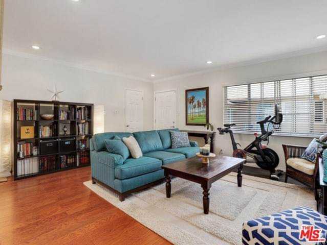 952 6th Street #G Santa Monica, CA 90403