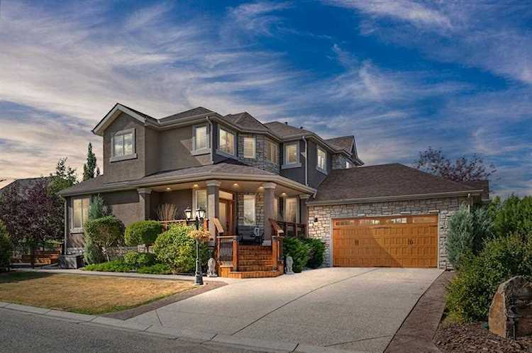 21 Heritage Lake Blvd Heritage Pointe, AB T1S 4H5