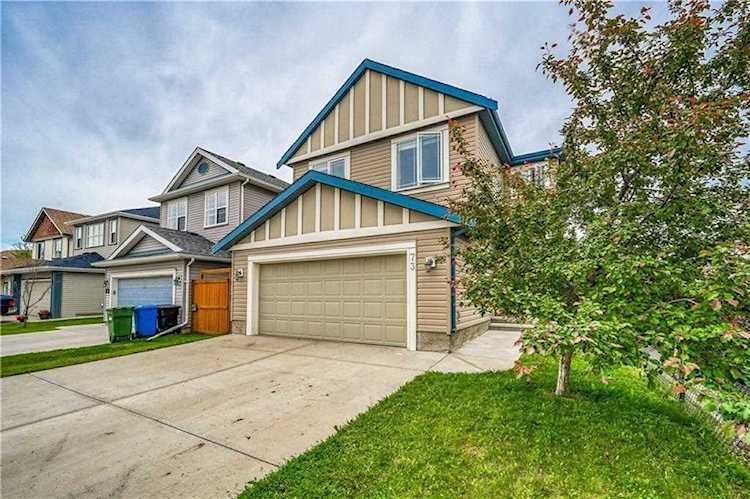73 Copperstone Close SE Calgary, AB T2Z 0P4