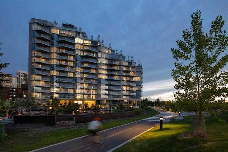 738 1 Ave SW #606 Calgary, AB T2P 5G8