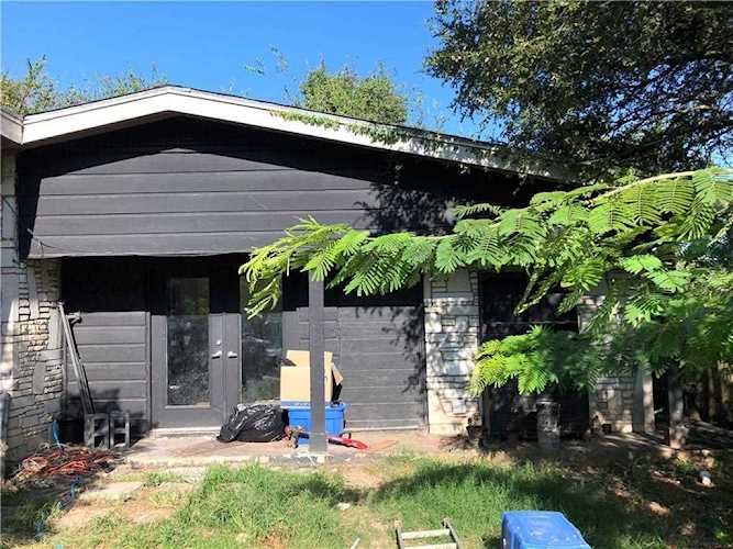 5313 Downs DR Austin, TX 78721