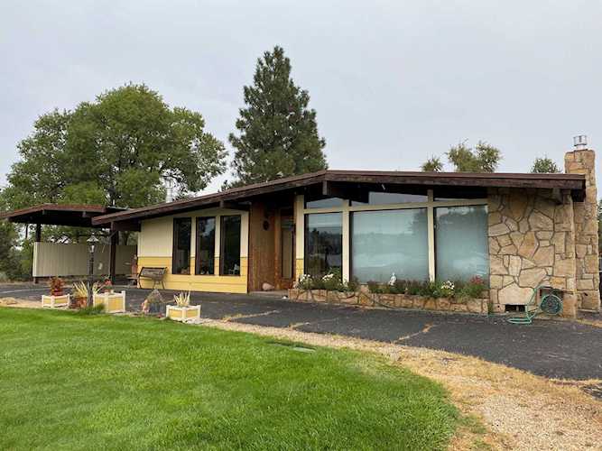 3320 SW Canal Blvd Redmond, OR 97756
