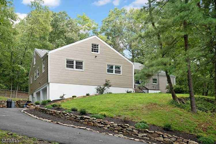 53 Junard Dr Morris Twp., NJ 07960