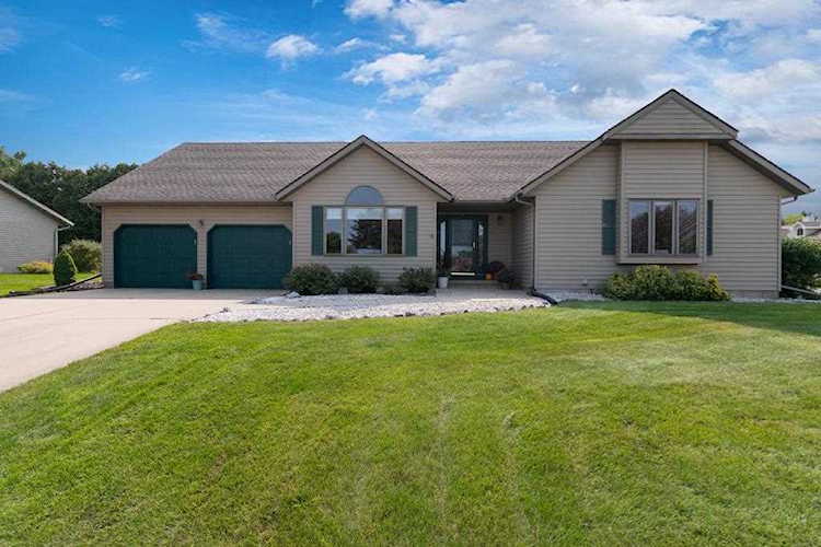 105 W Meadows Dr Edgerton, WI 53534