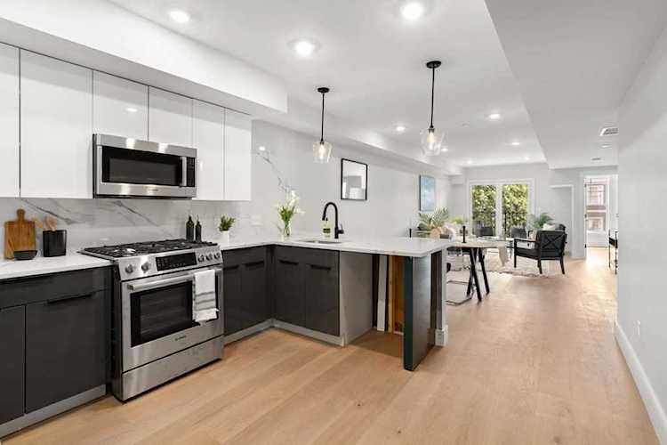 321 W Broadway #3 Boston, MA 02127