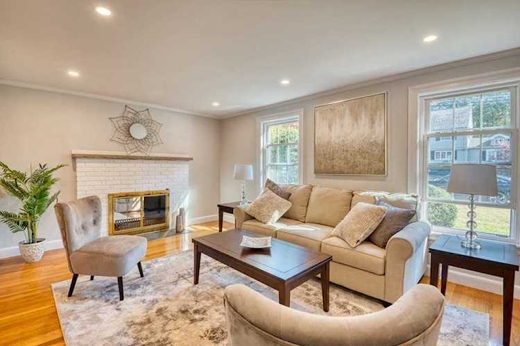 33 Canterbury Rd Winchester, MA 01890