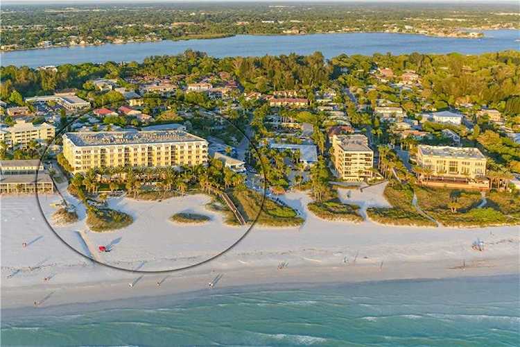 915 Seaside Dr Sarasota, FL 34242