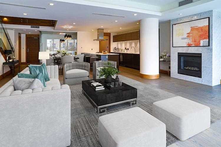 738 1 Ave SW #101 Calgary, AB T2P 5G8