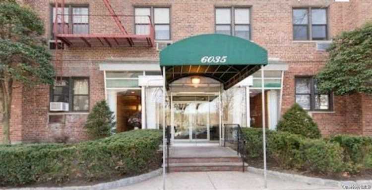 6035 Broadway #7R Bronx, NY 10471