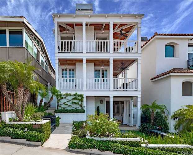 208 20th Street Manhattan Beach, CA 90266