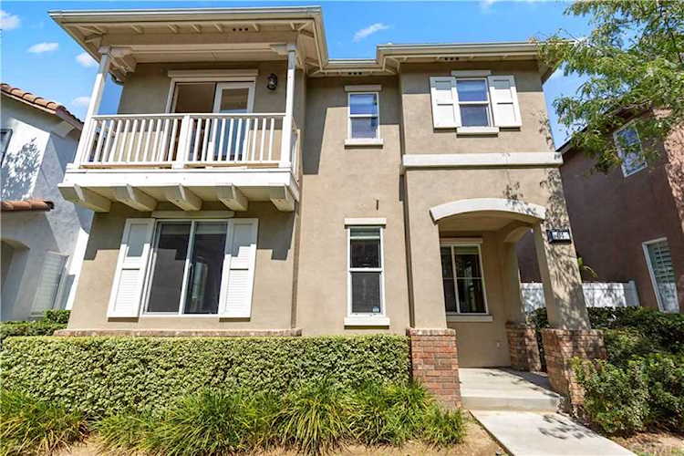 34 Royal Victoria Irvine, CA 92606