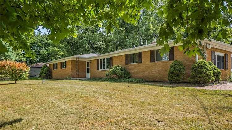1077 E New Road Greenfield, IN 46140