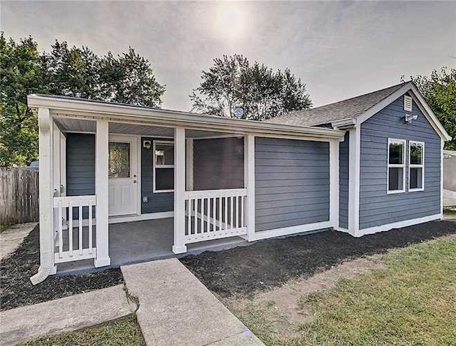 5524 N Clover Elm Drive Fairland, IN 46126