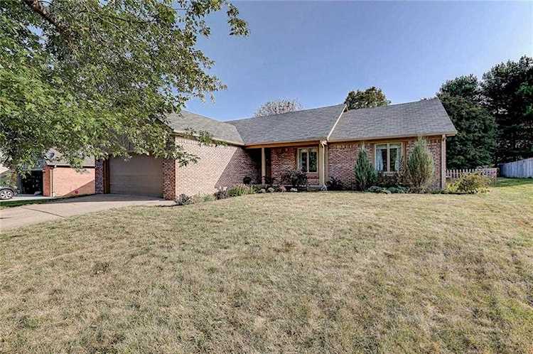 5020 Beechwood Road Avon, IN 46123