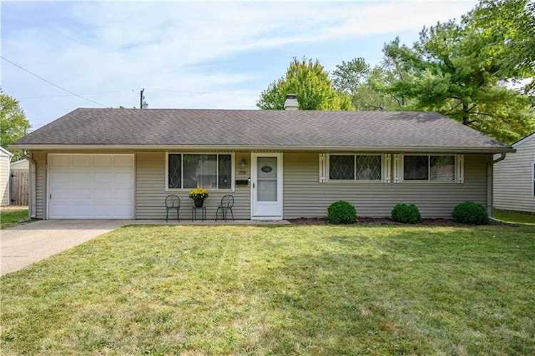 1799 Churchill Road Franklin, IN 46131 | MLS 21740182 Photo 1