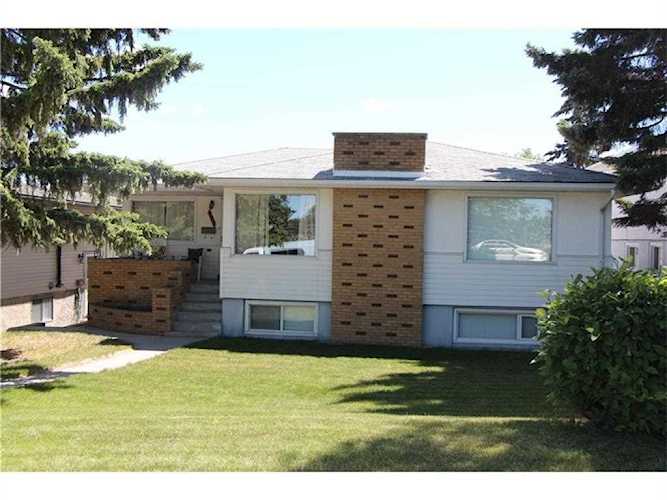 907 32 Ave NW Calgary, AB T2K 0B1