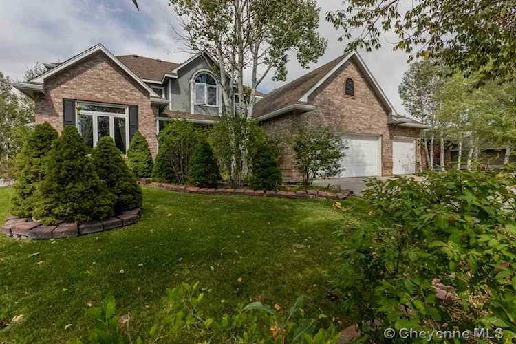 420 Carriage Dr Cheyenne, WY 82009