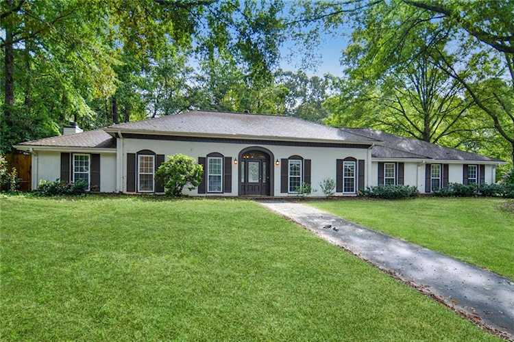 5790 Riverwood Dr Sandy Springs, GA 30328