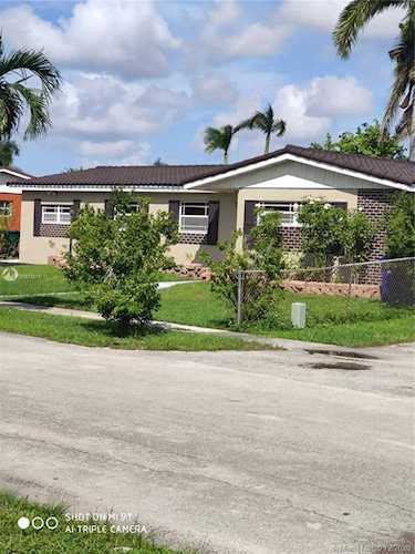 18241 NW 86th Ave Hialeah, FL 33015