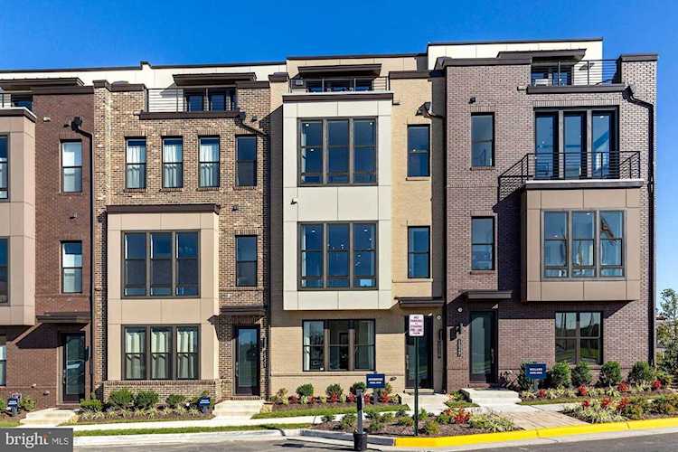 14307 Beckett Glen Circle Chantilly, VA 20151