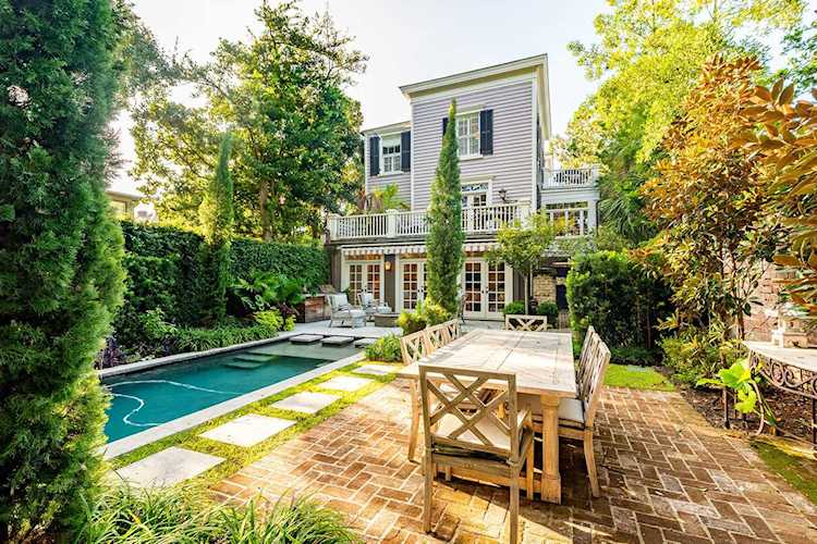 62 S Battery Charleston, SC 29401