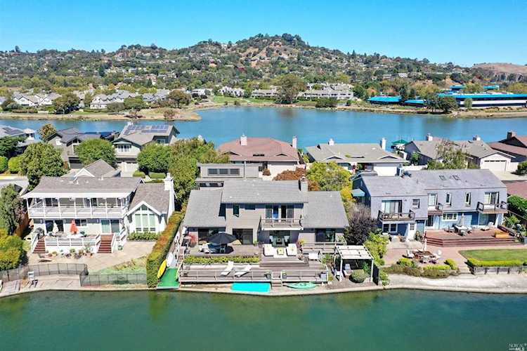 273 Riviera Circle Larkspur, CA 94939