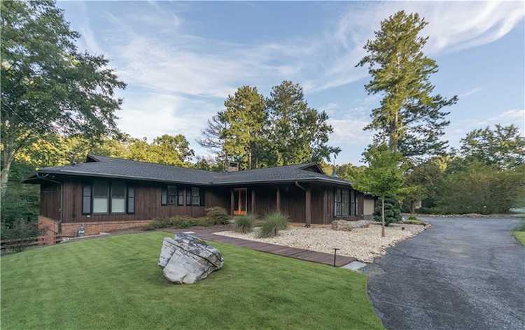 9430 River Lake Dr Roswell, GA 30075